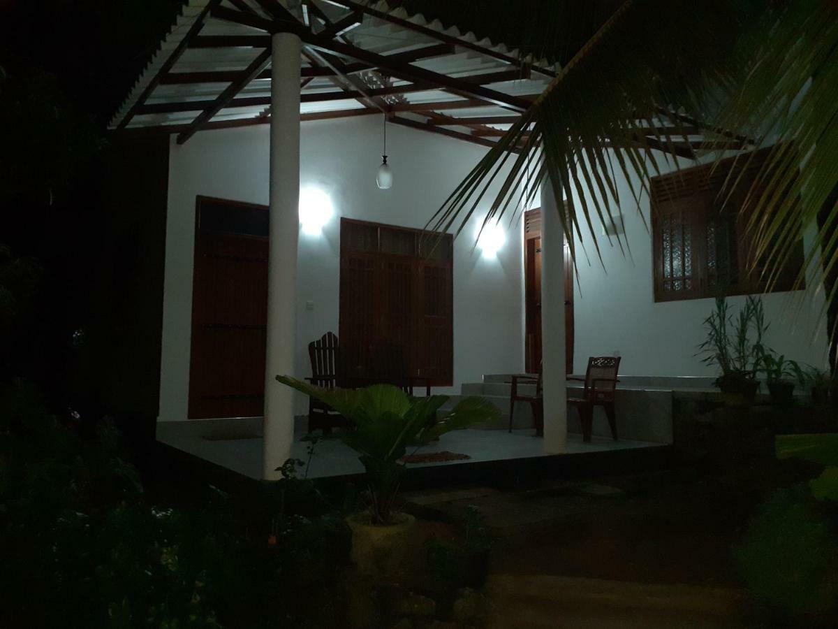 Serene Home Stay Udawalawe Exterior foto